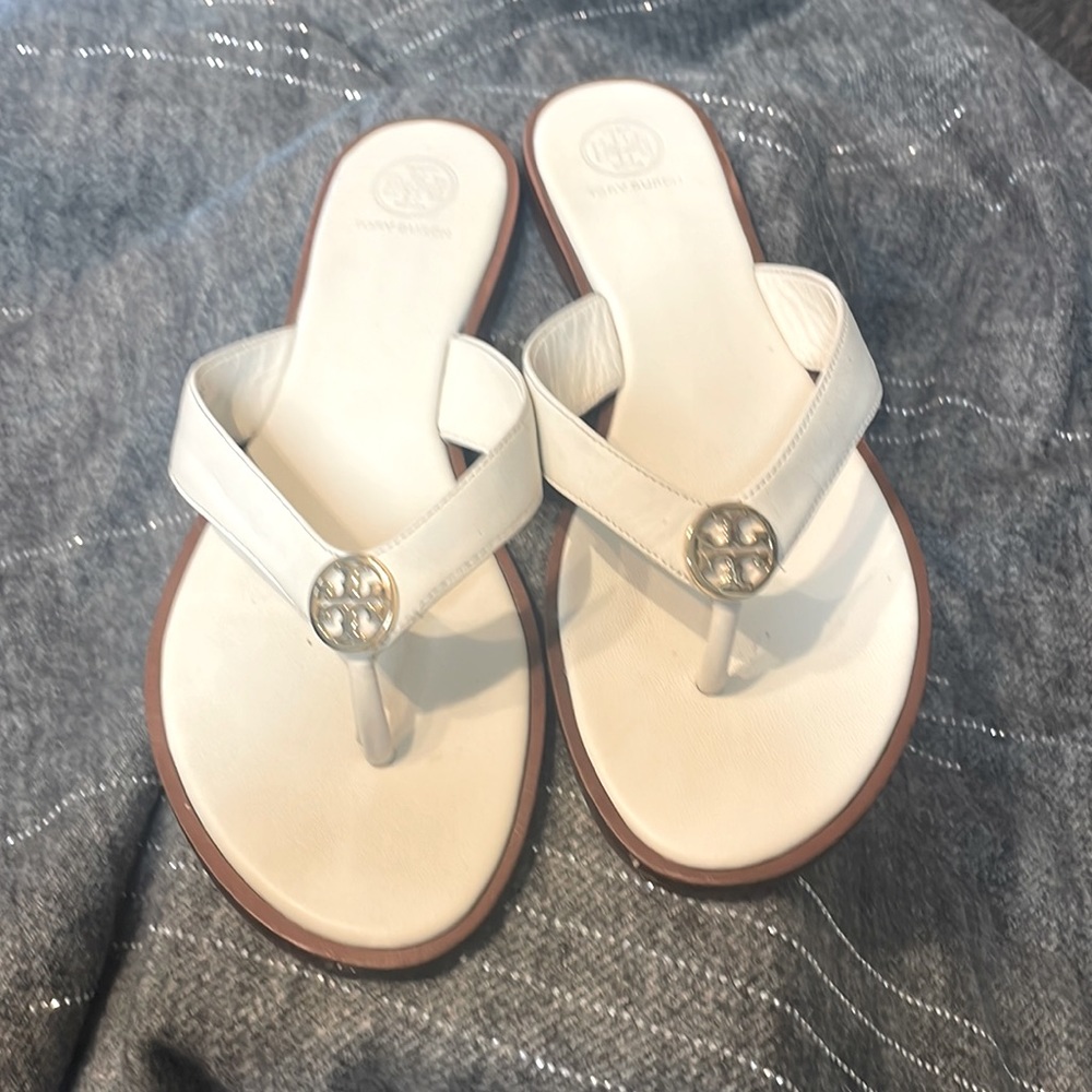 White Tory Burch sandals size 9 with gold accent all leather